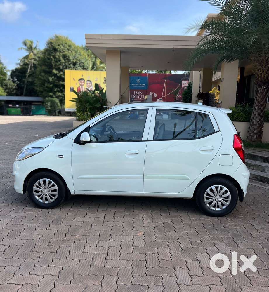 Hyundai I10 Asta Sunroof At, 2013, Petrol