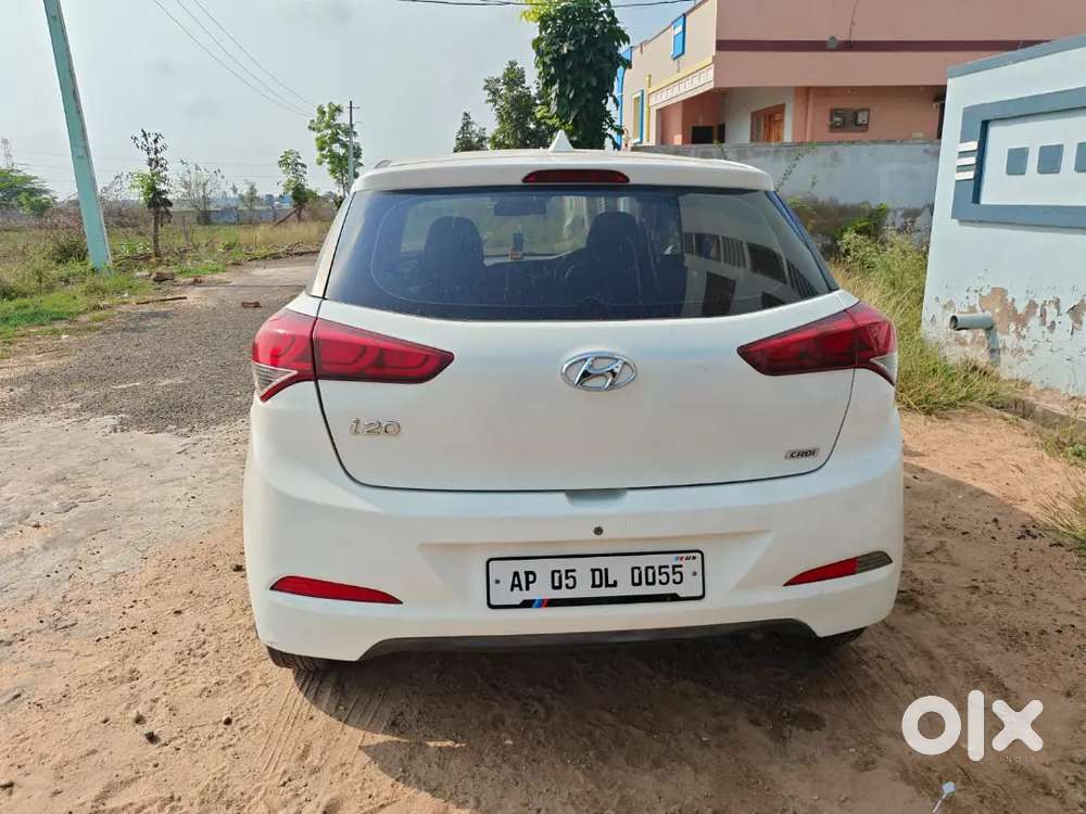 Hyundai I20 2016 Diesel 120000 Km Driven