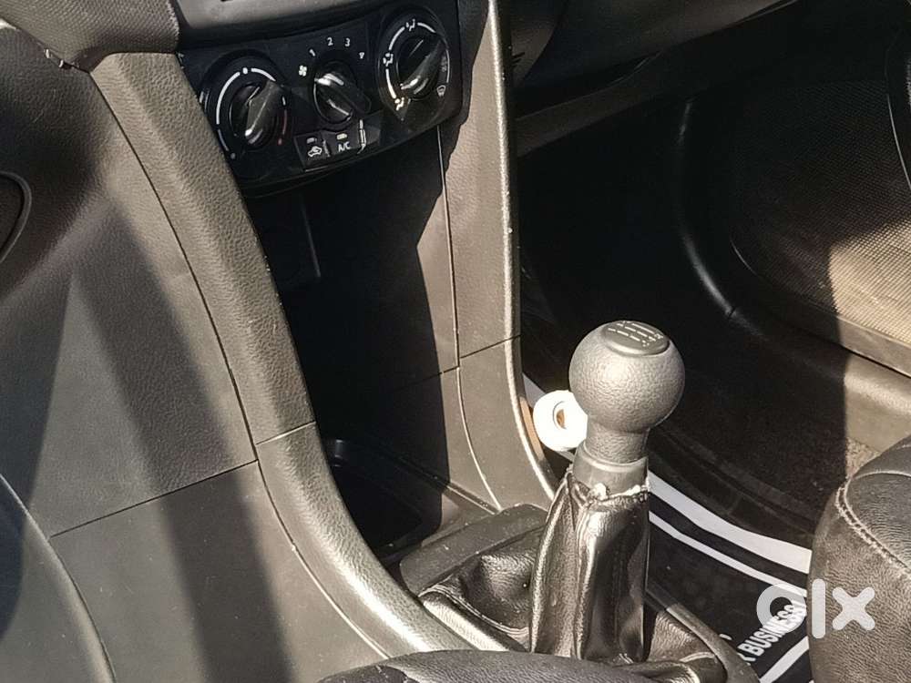 Maruti Suzuki Swift Lxi Optional-o, 2016, Petrol