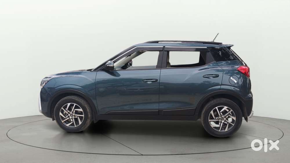 Mahindra Xuv300 1.2 W8 (o) Amt Petrol, 2022, Petrol