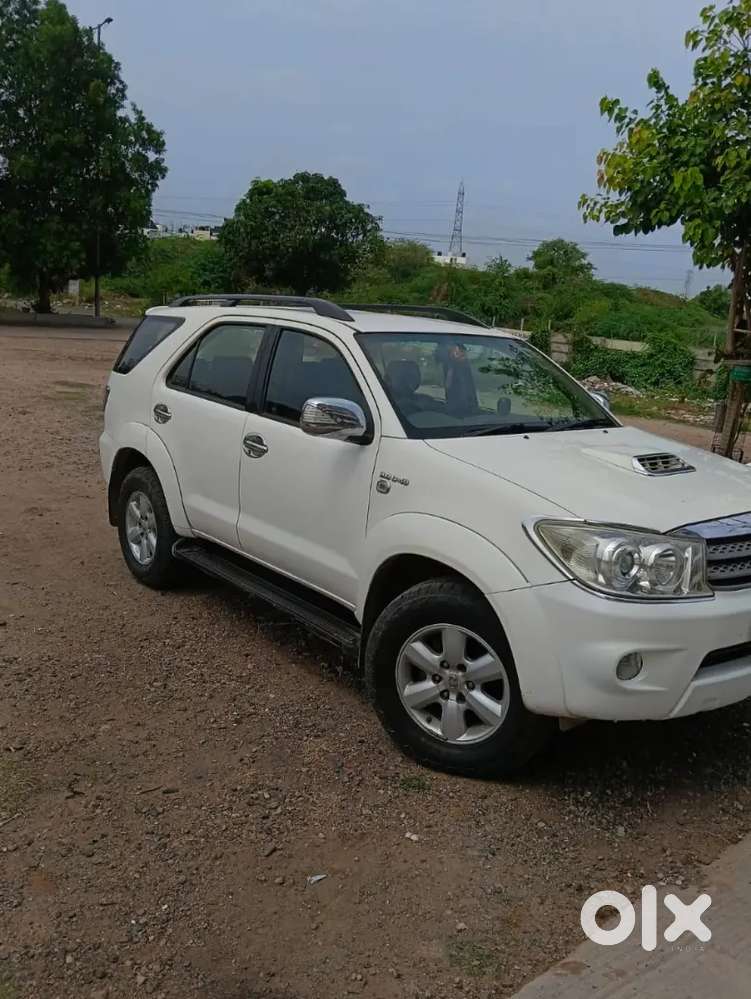Toyota Fortuner Diesel 2011