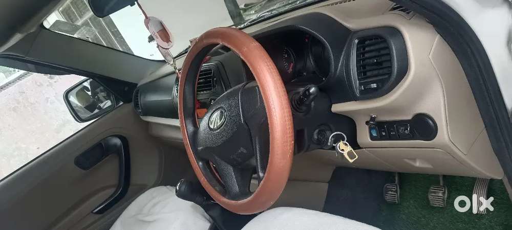 Mahindra Tuv 300 2016 Diesel 64702 Km Driven