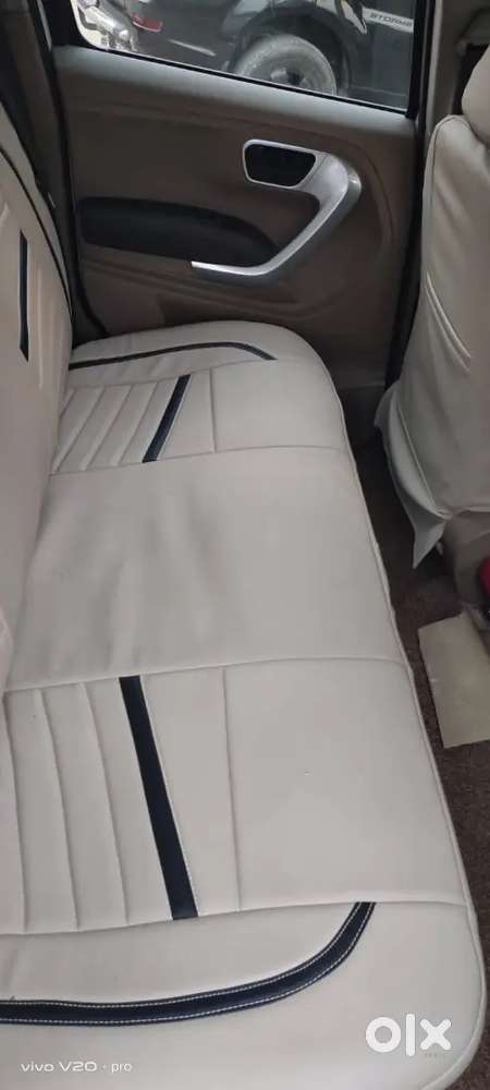 Mahindra Tuv 300 2016