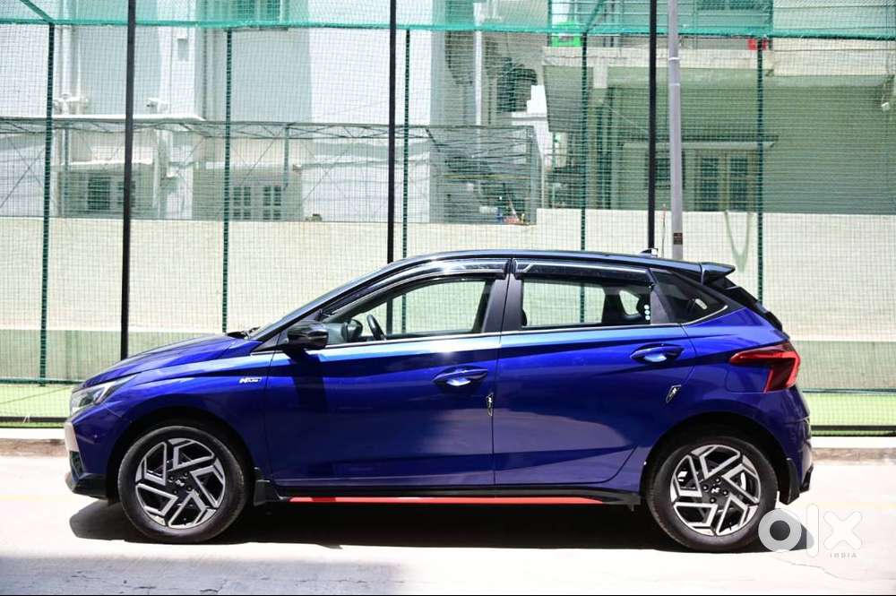 I20 Nline N8  Thunder Blue Dual Tone Manual  Tastefully Maintained