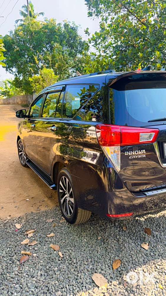 Toyota Innova Crysta 2022 Diesel 530000 Km Driven
