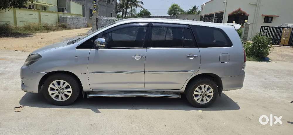 Toyota Innova 2.5 V Topend , Showroom Serviced With No Claims