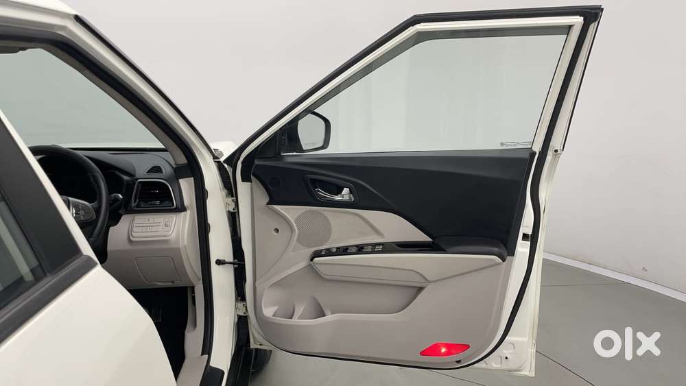 Mahindra Xuv300 W8, 2020, Petrol