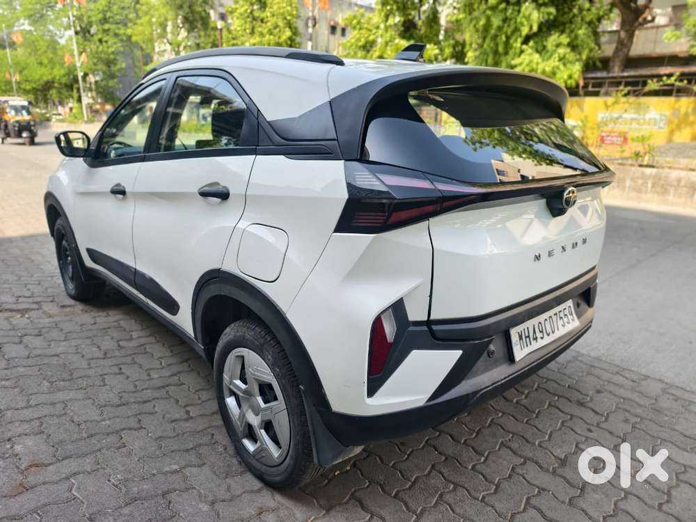 Tata Nexon Pure (s) 1.2 Petrol 6amt, 2024, Petrol