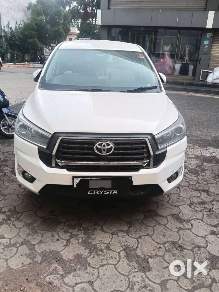 Toyota Innova Crysta 2.4 G Plus Mt 8 Str, 2024, Diesel