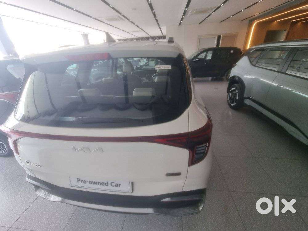 Kia Carens, 2023, Petrol
