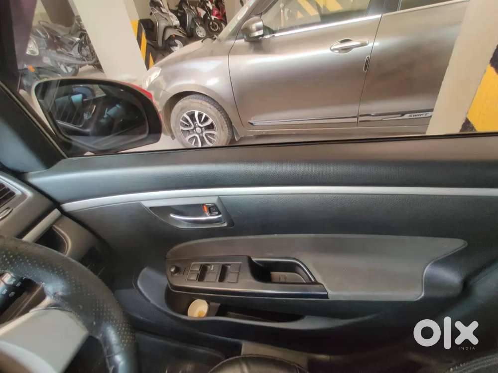 Maruti Suzuki Swift 1.2 Vxi Bs4 Sporty Look