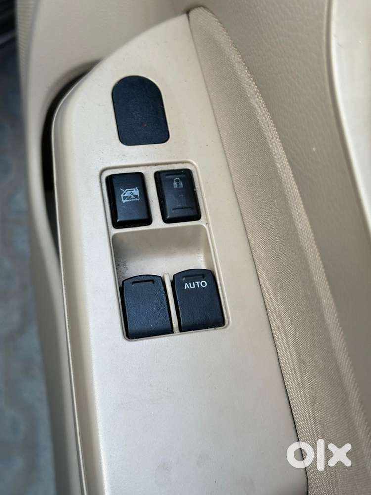 Maruti Suzuki Swift Dzire 1.2 Lxi (o), 2016, Petrol