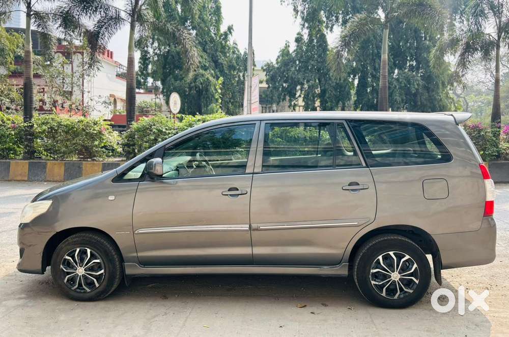 Toyota Innova [2013-2016] 2.5 G4 8 Str, 2012, Diesel