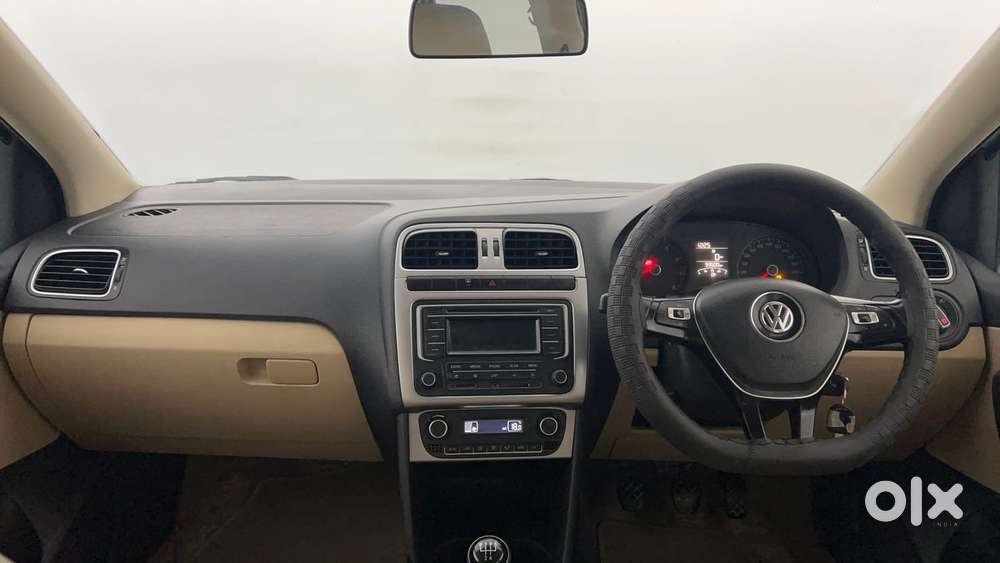 Volkswagen Polo Petrol Highline 1.2l, 2015, Petrol