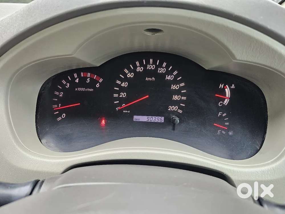 Toyota Innova 2.5 E 8 Str, 2011, Diesel
