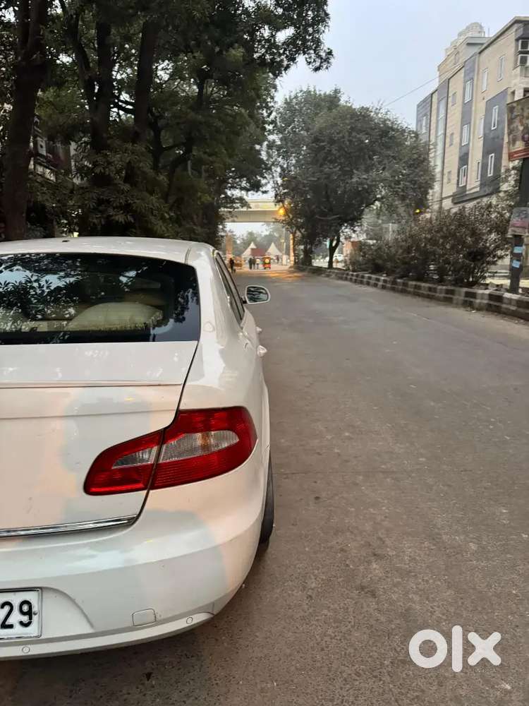 Skoda Superb 2012 Petrol Well Maintained
