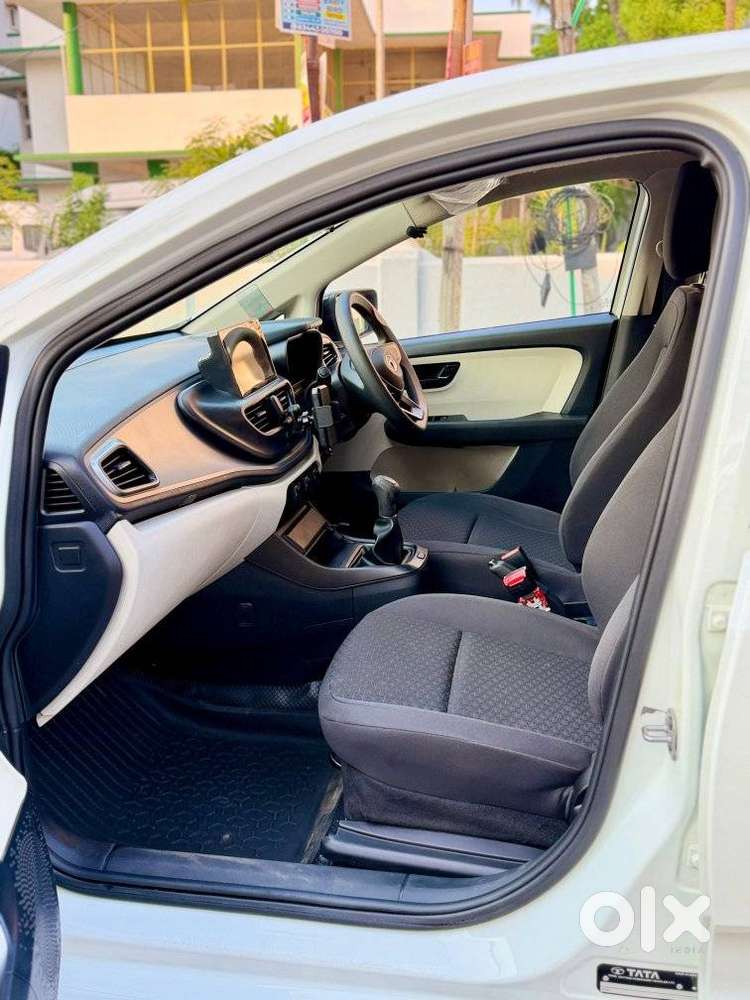 Tata Altroz 1.2 Xe, 2023, Petrol