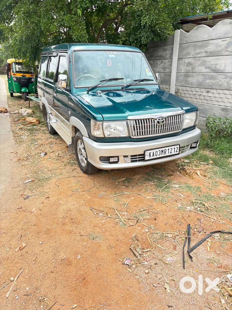 Toyota Qualis 2004 Diesel Well Maintained