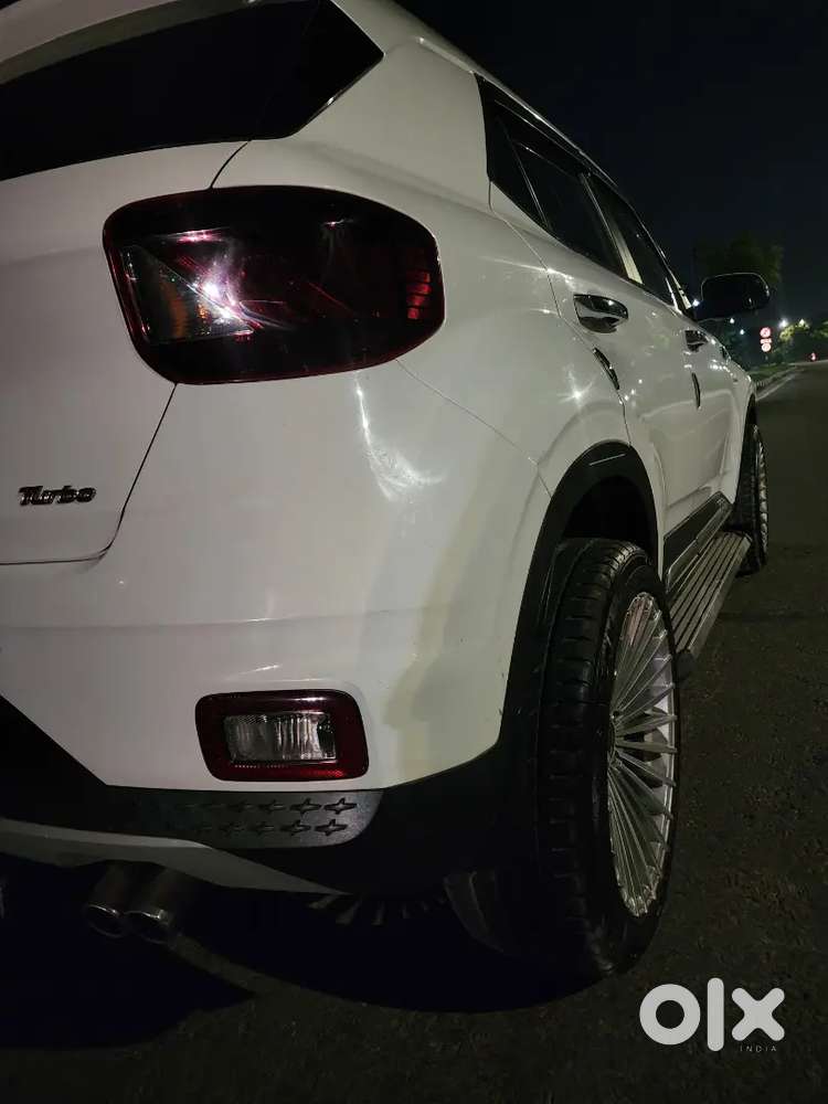 Hyundai Venue 2020 Petrol Well Maintained