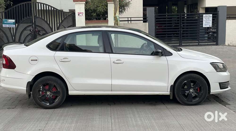 Skoda Rapid [2016-2020] 1.5 Style Plus Tdi At, 2017, Diesel