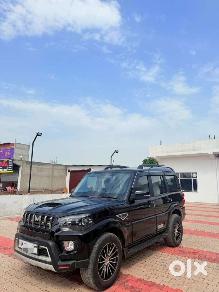 Mahindra Scorpio Classic Diesel 2022