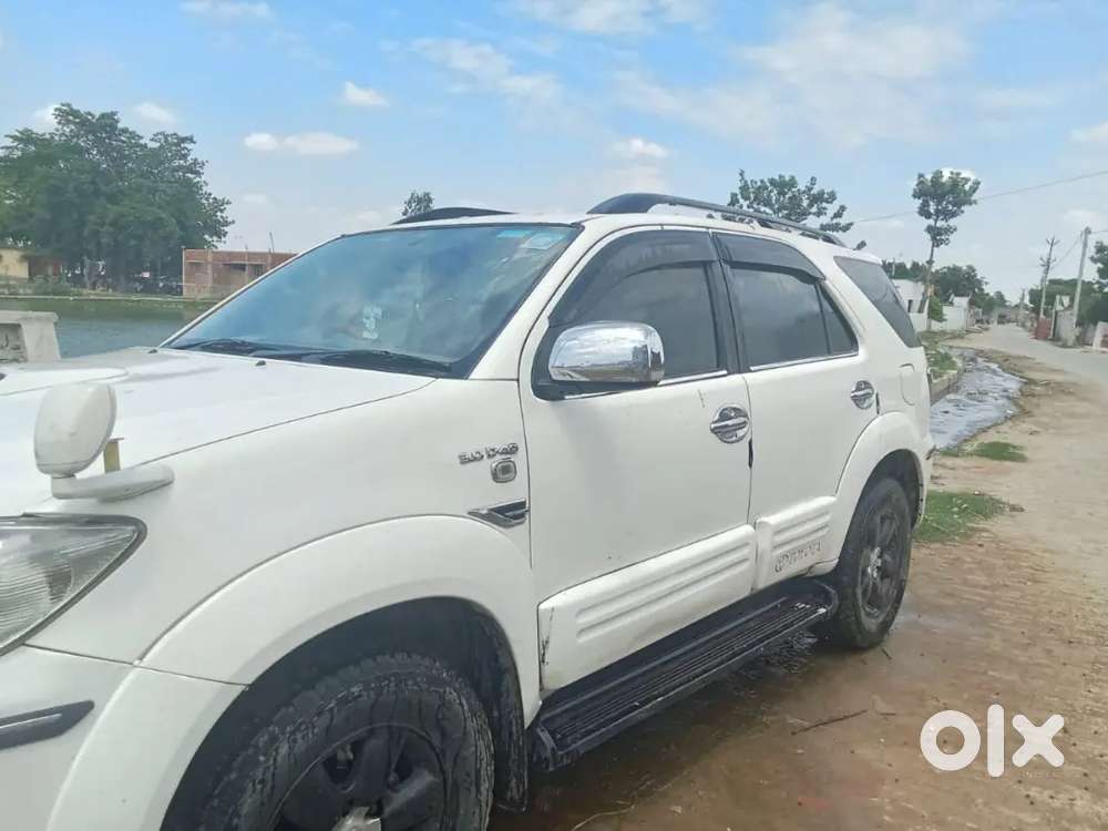 Toyota Fortuner 2011 Model