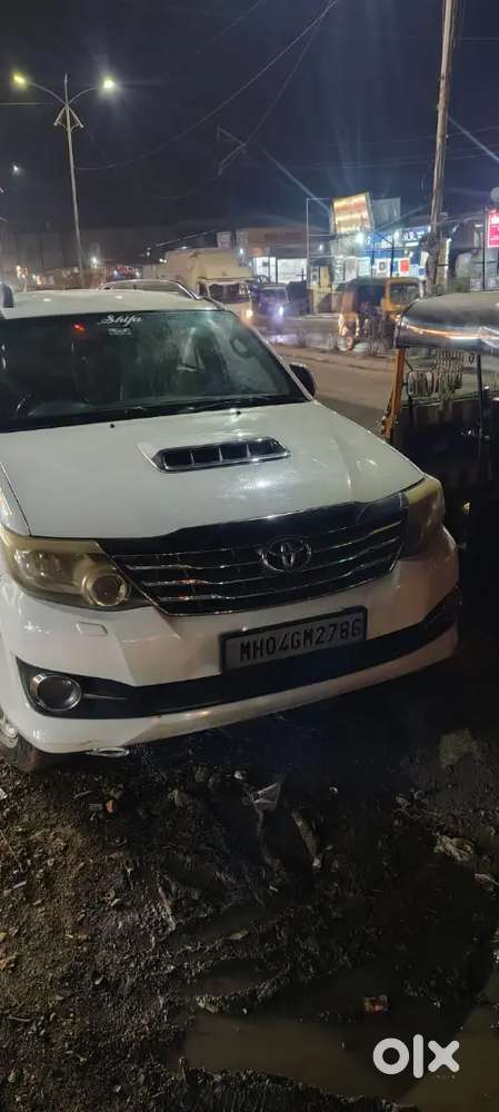 Toyota Fortuner Legender 2014 Diesel 220000 Km Driven