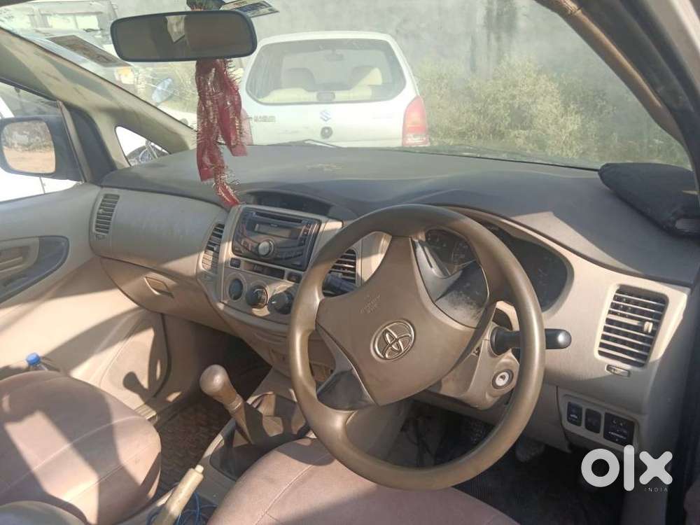 Toyota Innova 2.5 E Diesel Ms 8-seater, 2012, Diesel