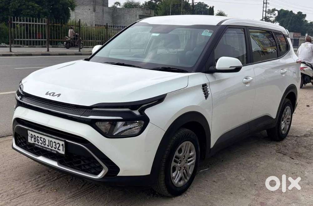 Kia Carens, 2024, Petrol