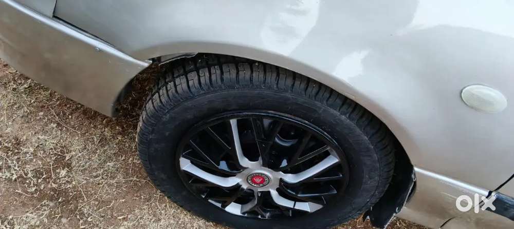 Maruti Suzuki Esteem 2006