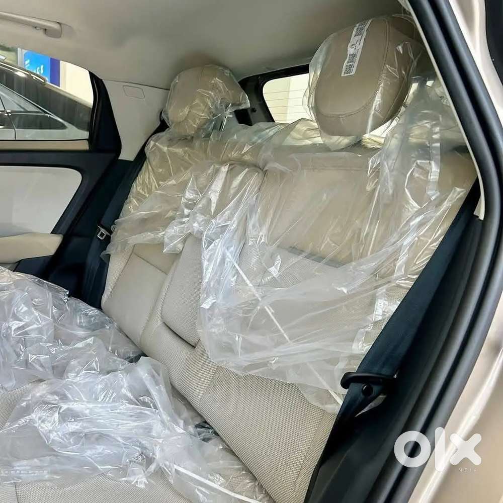 Tata Altroz Available 
Yearback 2025 Models Available &2026 Available