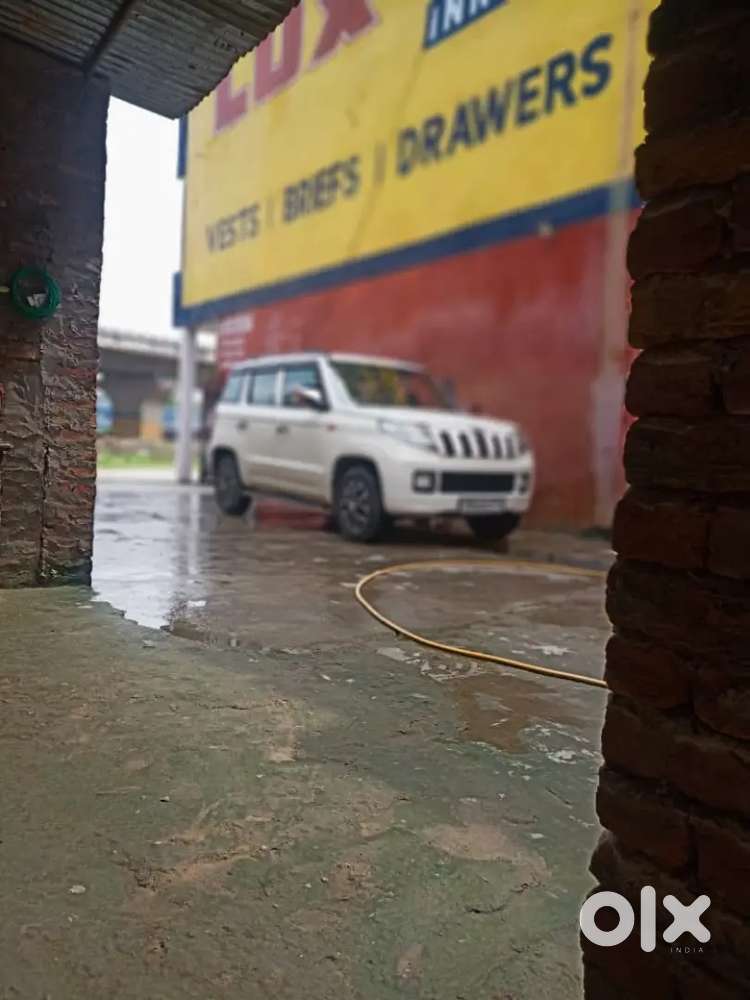 Mahindra Tuv 300 2018 Diesel 135000 Km Driven