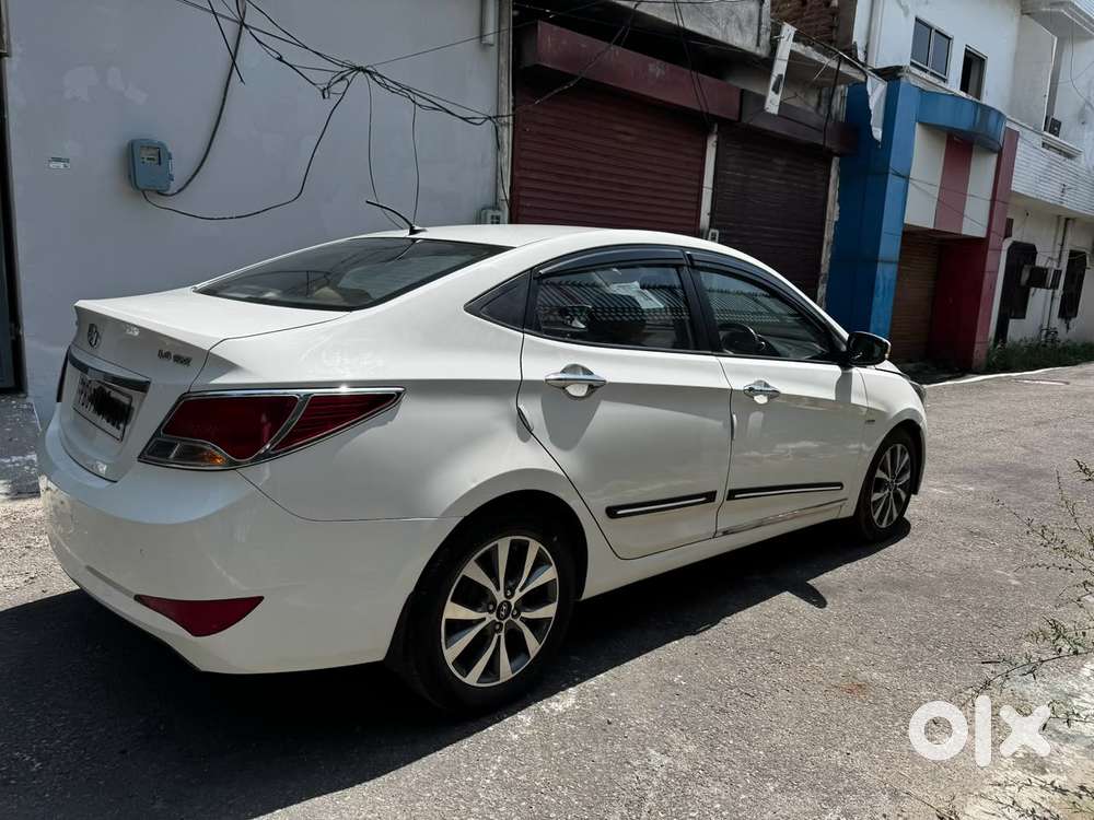 Hyundai Verna Fluidic 1.6 Crdi Sx, 2015, Diesel