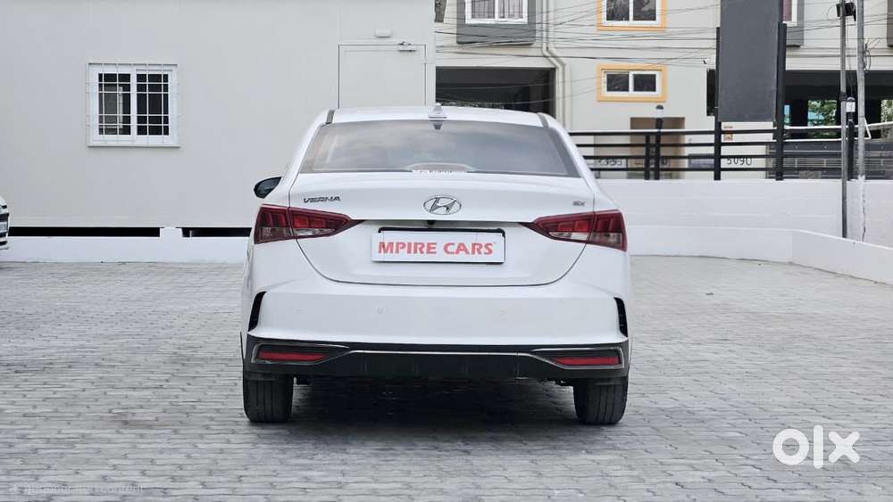Hyundai Verna 1.5 Sx Petrol Mt, 2022, Petrol