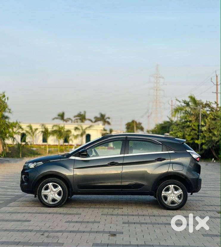 Tata Nexon 1.5 Revotorq Xm (s), 2023, Diesel