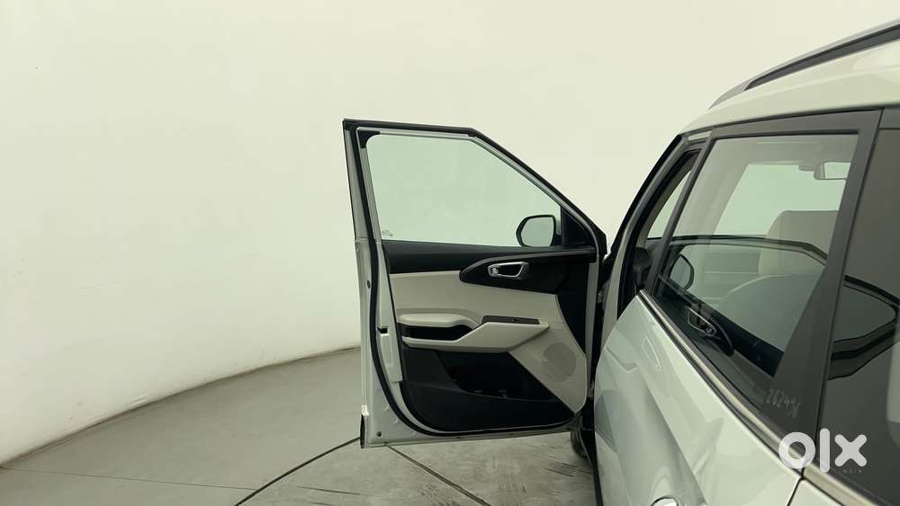 Kia Carens Clavis Htk, 2025, Petrol
