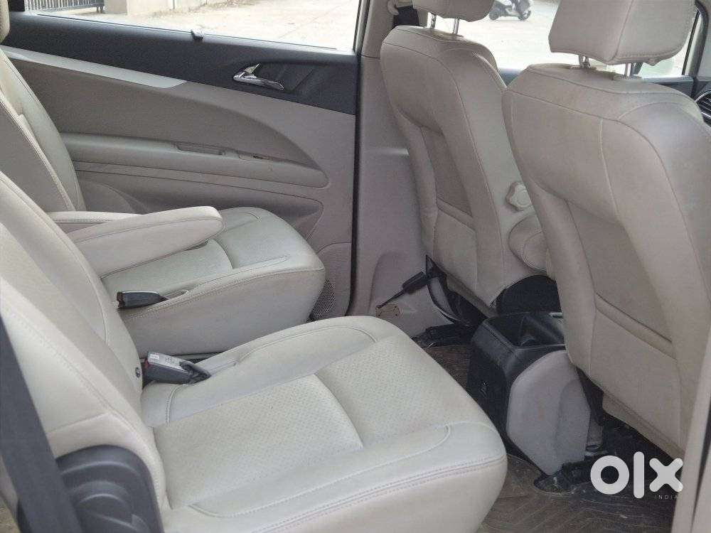 Mahindra Marazzo M8, 2020, Diesel