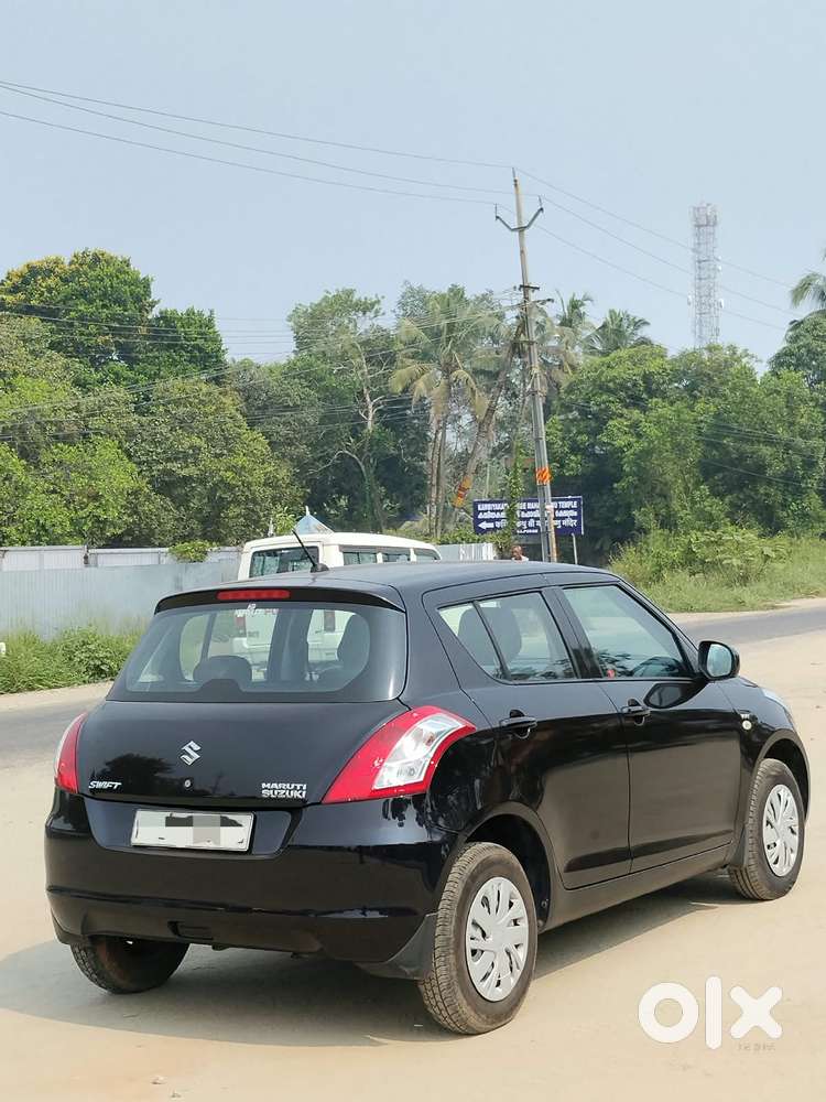 Maruti Suzuki Swift Lxi Option, 2017, Petrol