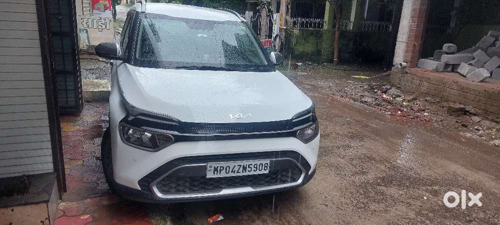 Kia Carens 2023 Petrol 30000 Km Driven