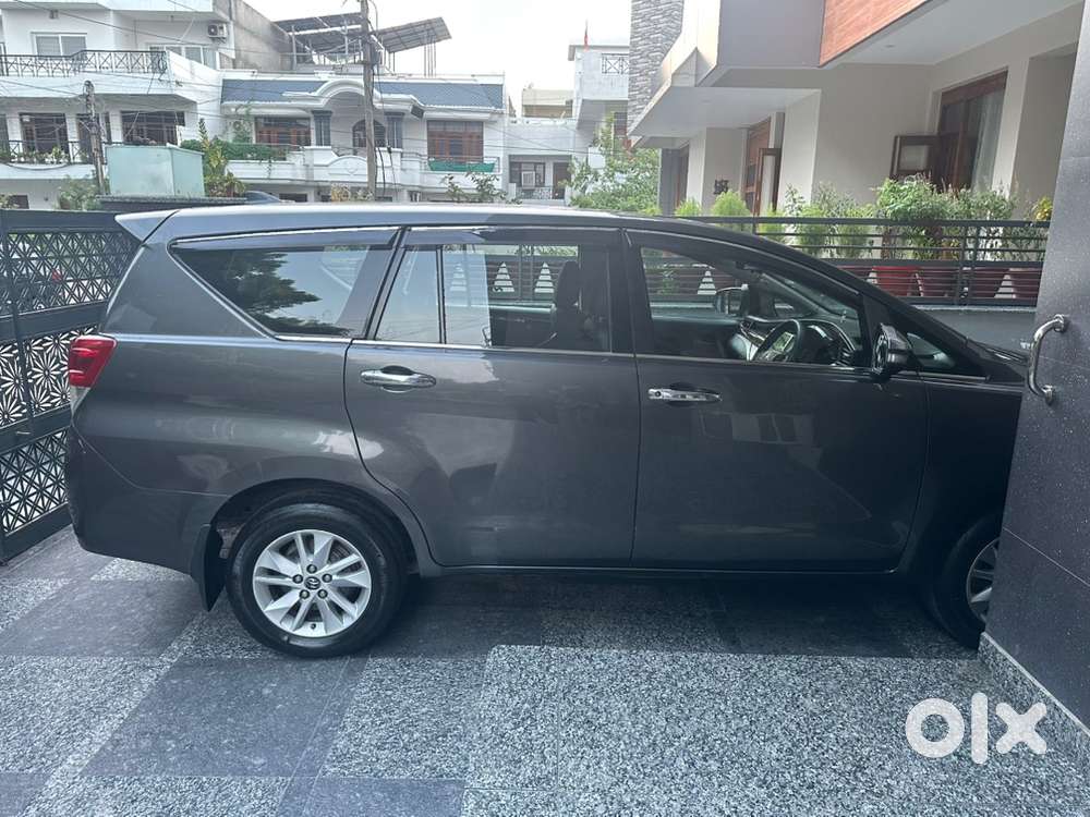 Toyota Innova Crysta 2017 Diesel Well Maintained