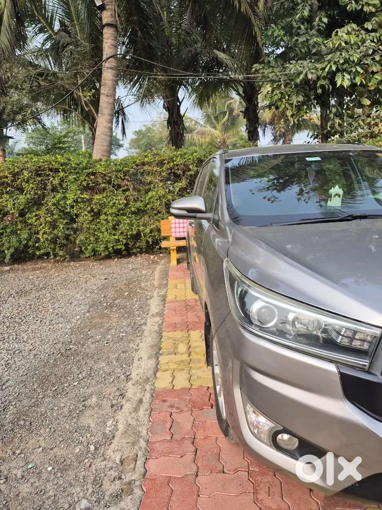 Toyota Innova Crysta 2017 Diesel 230000 Km Driven