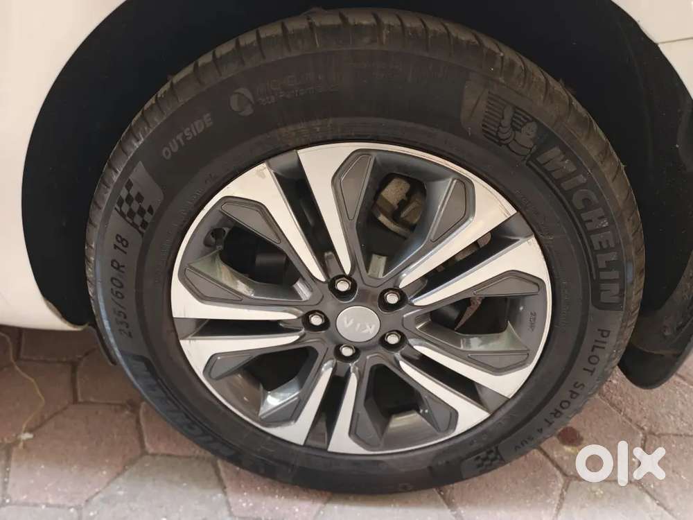 Kia Carnival 2021 Diesel 26000 Km Driven