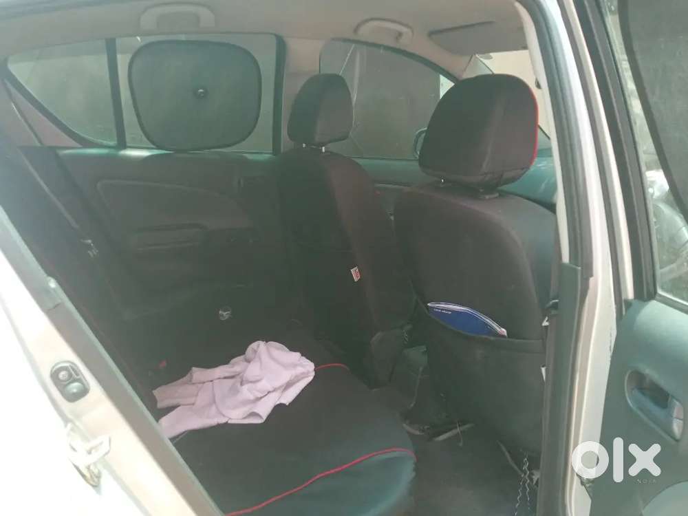 Gadi Me Koi Kaam Nhi H. Incurance 2027,center Looking