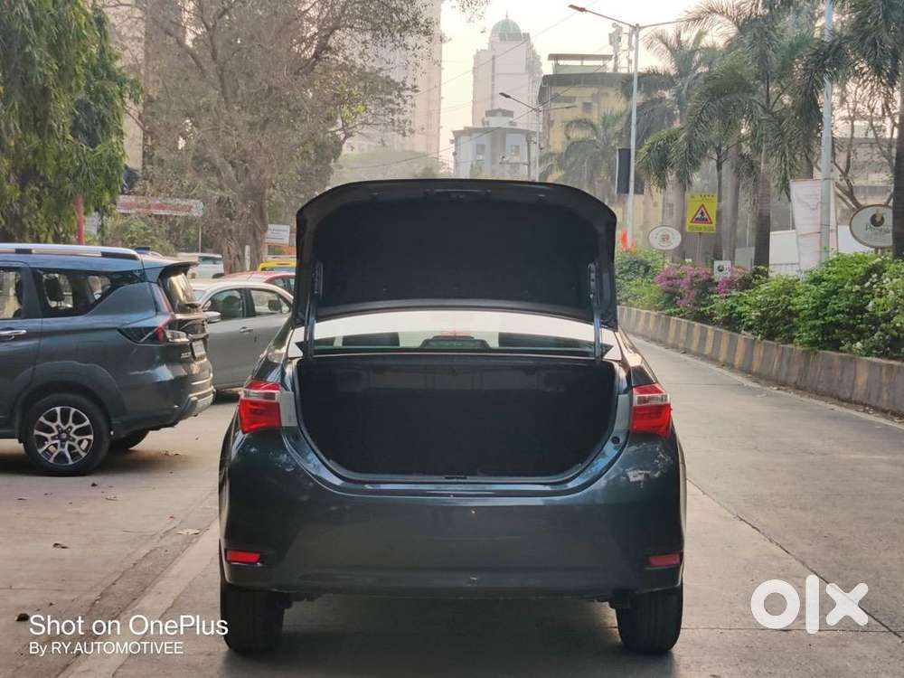Toyota Corolla Altis 2015 Petrol Well Maintained