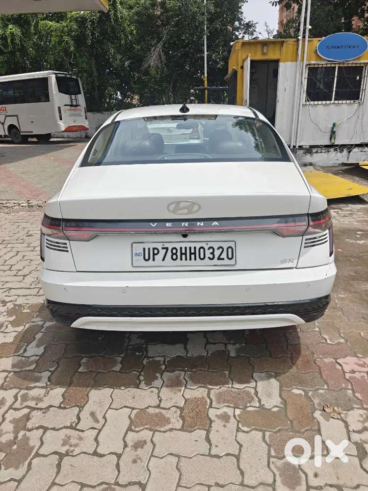Hyundai Verna 1.5 Sx Ivt Automatic 2023