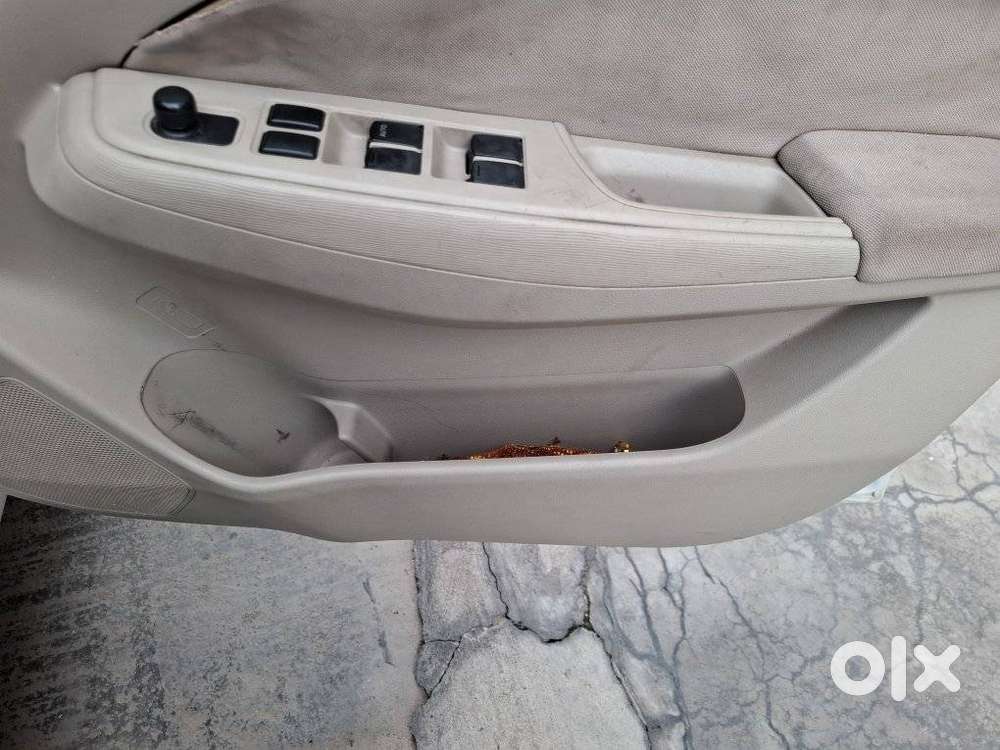 Maruti Suzuki Swift Dzire Amt Vdi, 2017, Diesel