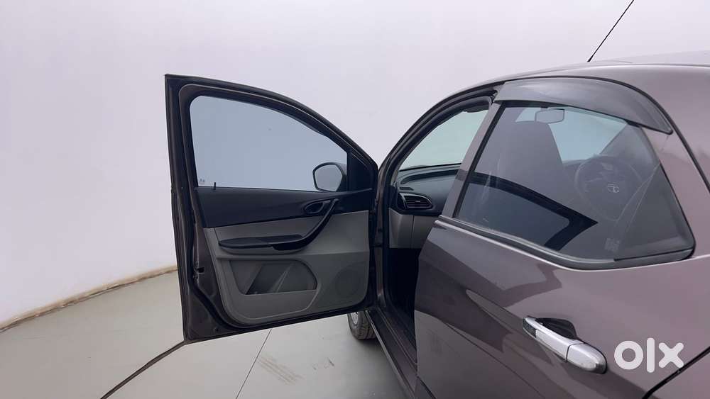Tata Tiago 1.2 Revotron Xt, 2017, Petrol