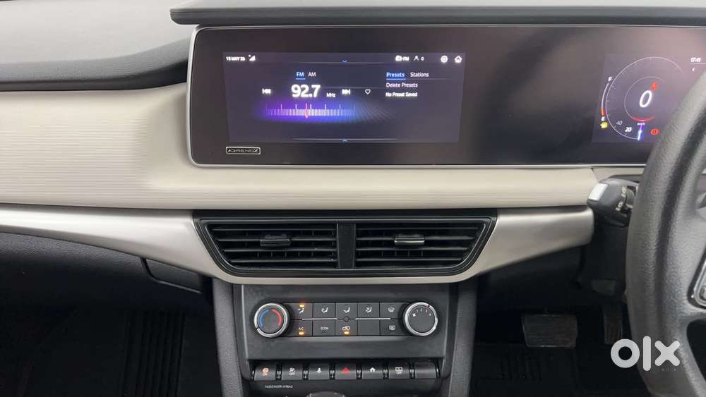 Mahindra Xuv700 2.0 Ax 5 Petrol At Str, 2022, Petrol
