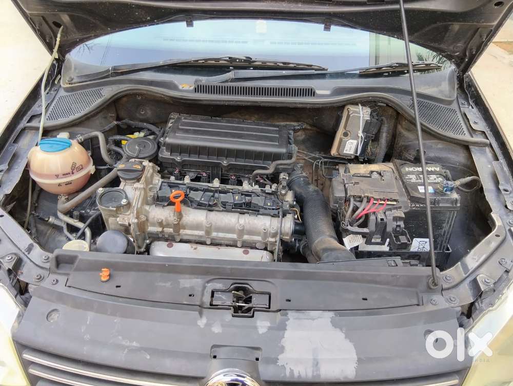 Volkswagen Vento 2010-2013 Petrol Highline, 2011, Petrol