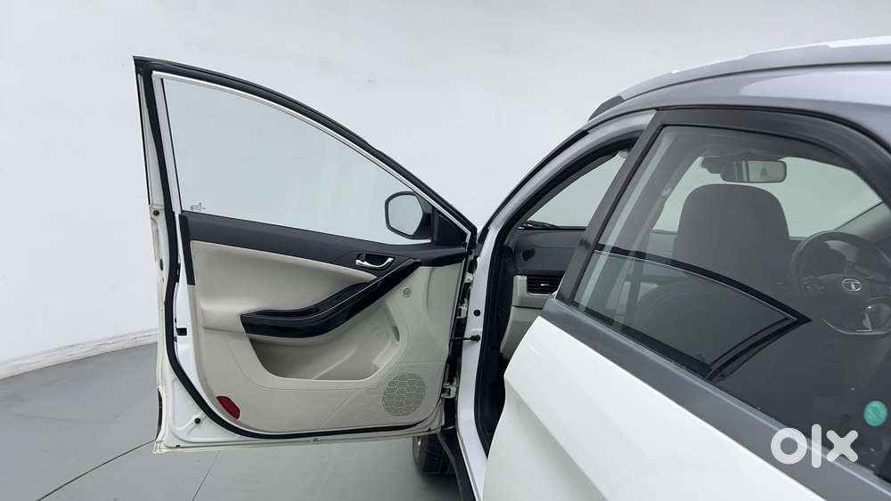 Tata Nexon 1.5 Revotorq Xz Plus Hs Dual Tone, 2022, Petrol